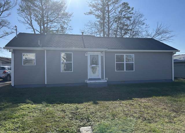 Property at 121 Poplar St N, Cowan, TN 37318, 5 beds, 2 baths