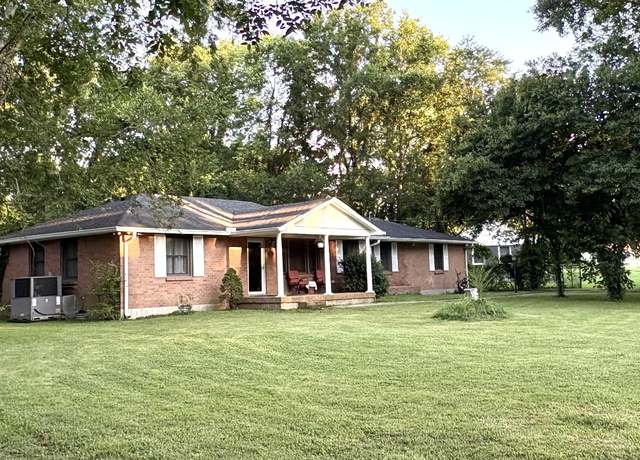 Property at 456 Ewing Ln, Nashville, TN 37207, 3 beds, 2 baths