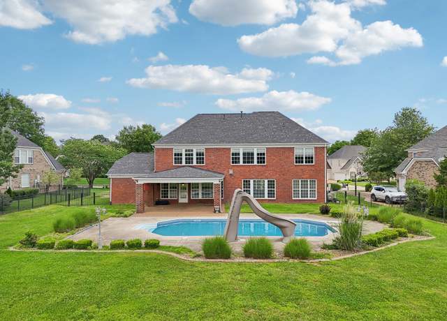 Property at 102 Oglethorpe Ave, Gallatin, TN 37066, 5 beds, 4 baths