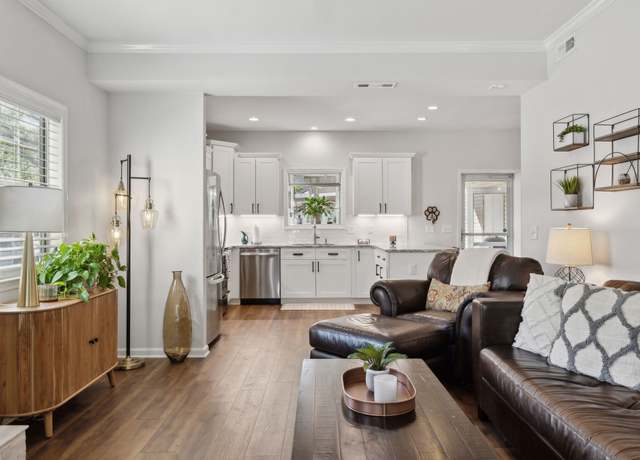 Property at 2016 Roderick Cir, Franklin, TN 37064, 3 beds, 2.5 baths
