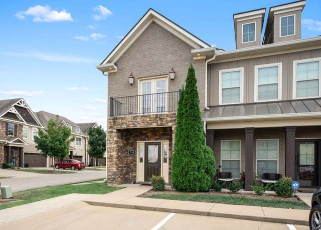 Property at 730 Black Colt Dr, Murfreesboro, TN 37130, 2 beds, 2.5 baths