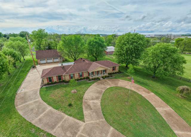Property at 117 Brights Ln, Gallatin, TN 37066, 3 beds, 2 baths