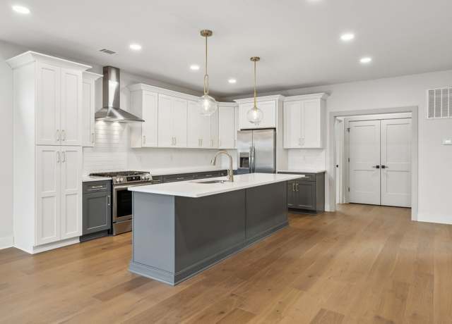 Property at 2719 Batavia St, Nashville, TN 37208, 3 beds, 3.5 baths