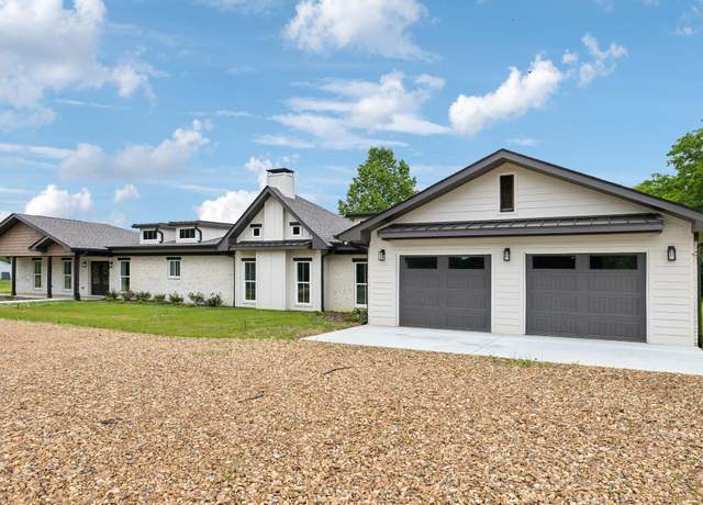 Property at 358 Coopertown Rd, Unionville, TN 37180, 4 beds, 3.5 baths