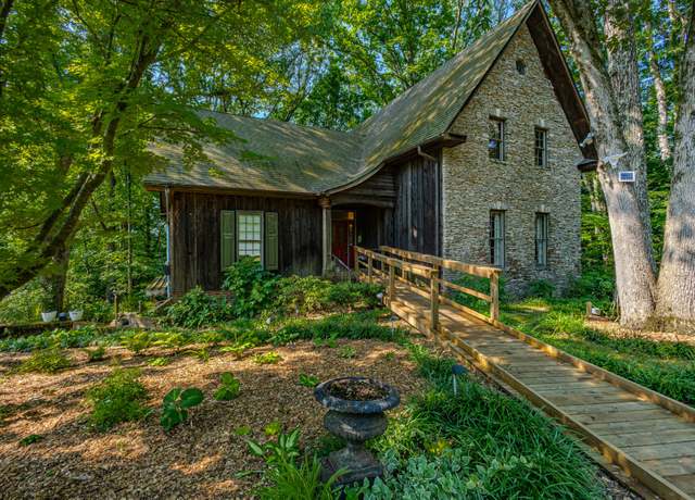 Property at 200 Bob White Dr, Manchester, TN 37355, 4 beds, 3.5 baths