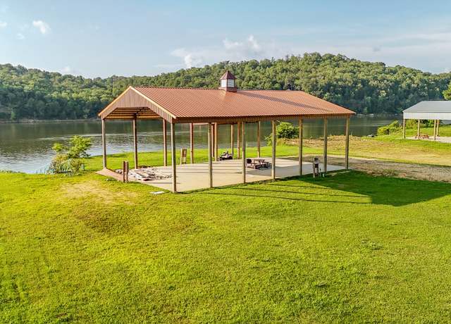 Property at 753 River Front Dr, Clifton, TN 38425