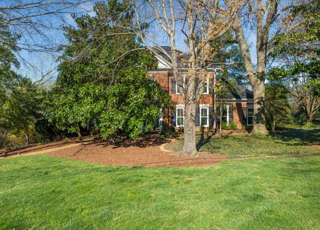Property at 1011 Saratoga Dr, Brentwood, TN 37027, 5 beds, 3.5 baths