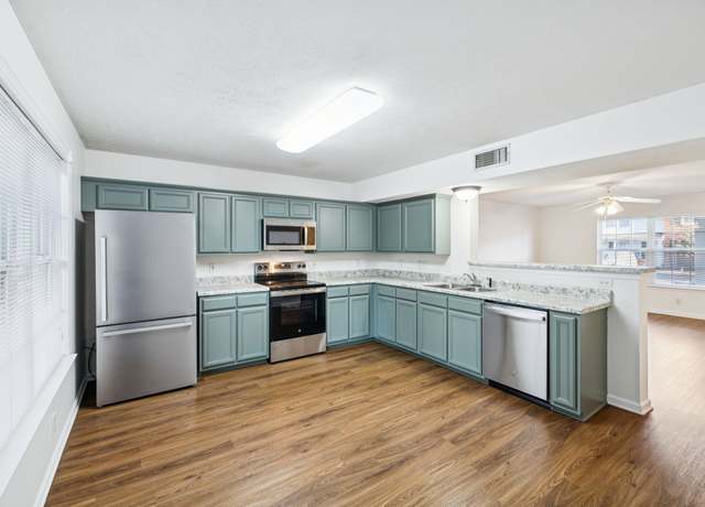 Property at 354 Arapaho Dr, Murfreesboro, TN 37128, 2 beds, 2.5 baths