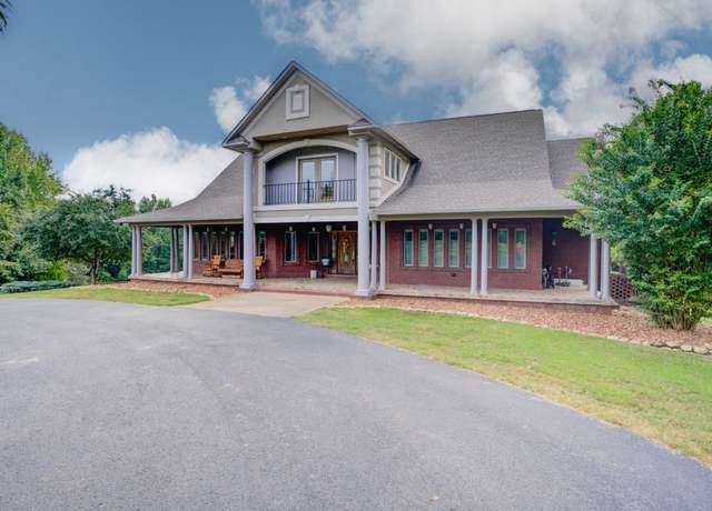 Property at 1946 Independence Rd, Huntingdon, TN 38344, 4 beds, 4.5 baths