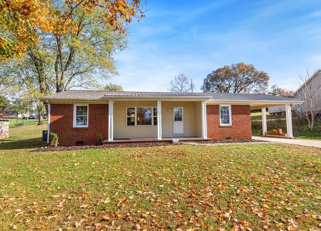 Property at 504 Madison Ave, Sparta, TN 38583, 3 beds, 1 bath