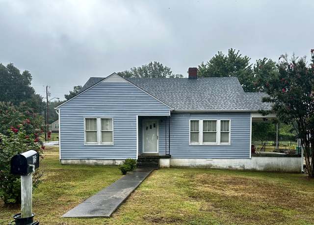 Property at 125 Armory Dr, Lewisburg, TN 37091, 3 beds, 1 bath