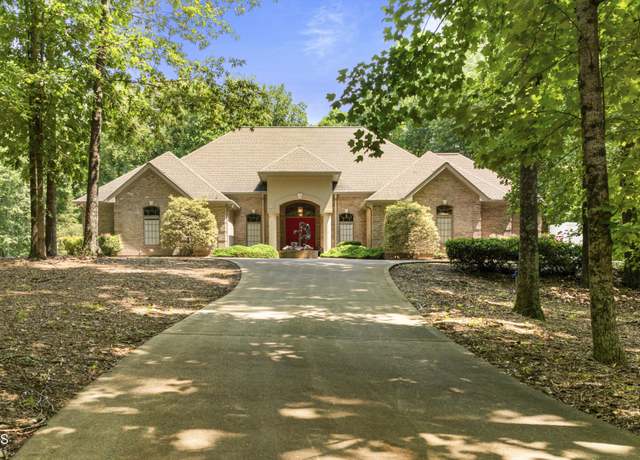 Property at 214 Coyatee Dr, Loudon, TN 37774, 4 beds, 4.5 baths