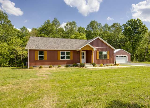 Property at 8309 Hoskins Hollow Rd, Westmoreland, TN 37186, 3 beds, 2 baths