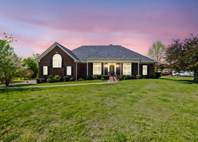 Property at 2102 Donna Kaye Ct, Mount Juliet, TN 37122, 3 beds, 2.5 baths