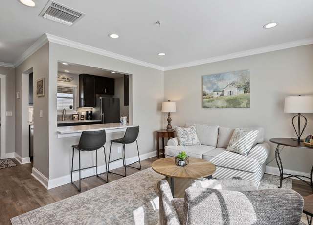 Property at 1070 1st Ave N, Nashville, TN 37201, 1 bed, 1 bath