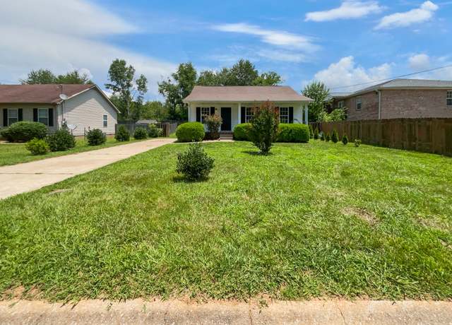 Property at 394 Cranklen Cir, Clarksville, TN 37042, 3 beds, 1.5 baths