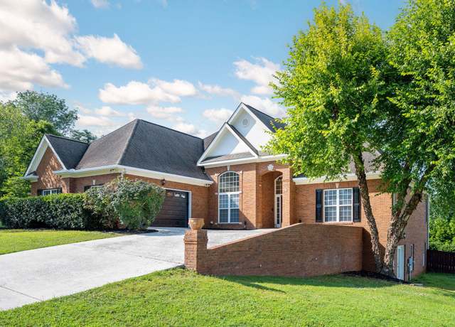 Property at 9836 Leslie Sandidge Dr, Ooltewah, TN 37363, 3 beds, 4.5 baths