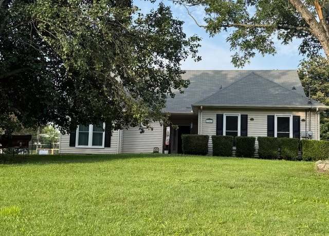 Property at 3367 Clearwater Dr, Clarksville, TN 37042, 3 beds, 2 baths