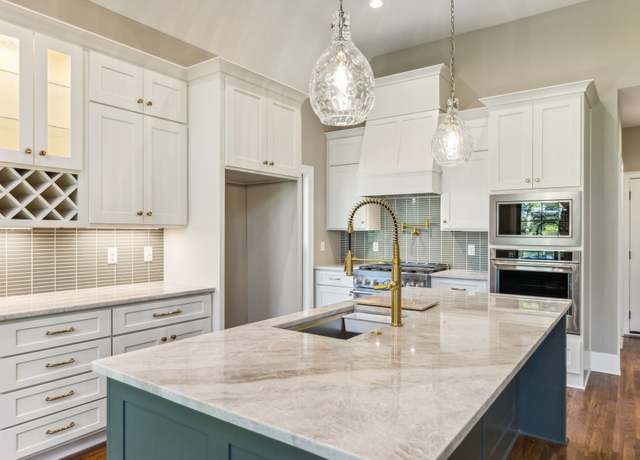 Property at 1611 Martha Washington Way, Murfreesboro, TN 37130, 4 beds, 4.5 baths