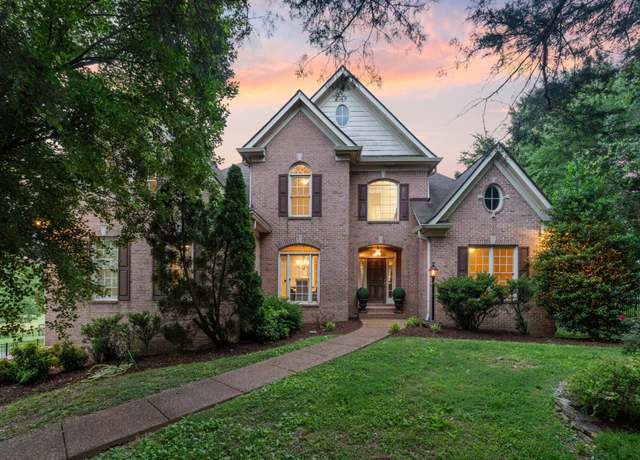 Property at 2425 Deerbourne Dr, Brentwood, TN 37027, 6 beds, 4.5 baths