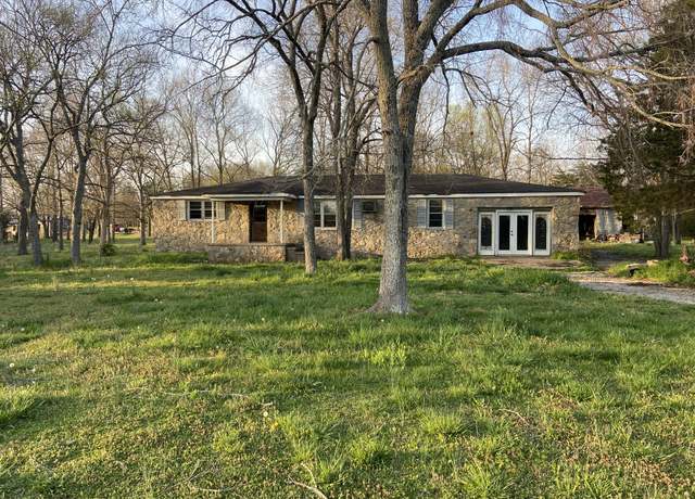 Property at 2797 New Lewisburg Hwy, Lewisburg, TN 37091, 3 beds, 2 baths