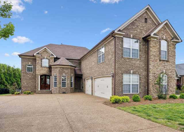 Property at 132 Thornwood Pl, Hendersonville, TN 37075, 4 beds, 4 baths