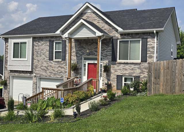 Property at 2049 Windmeade Dr, Clarksville, TN 37042, 3 beds, 2.5 baths