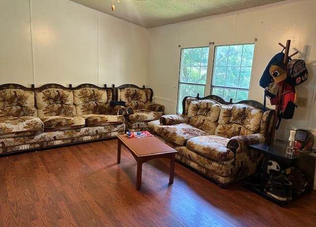 Property at 702 Cherrywood Ct, Ashland City, TN 37015, 2 beds, 2 baths