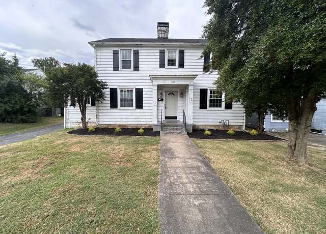 Property at 109 Mooreland Dr, Hopkinsville, KY 42240, 4 beds, 2.5 baths