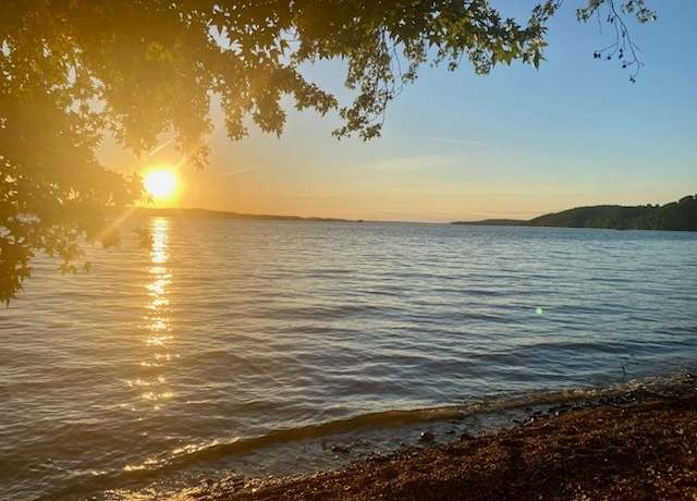 Property at 3205 Rocky Point Ln, Stewart, TN 37175, 3 beds, 3 baths