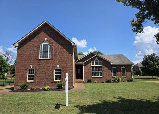 Property at 114 Brierfield Way, Hendersonville, TN 37075, 3 beds, 2 baths