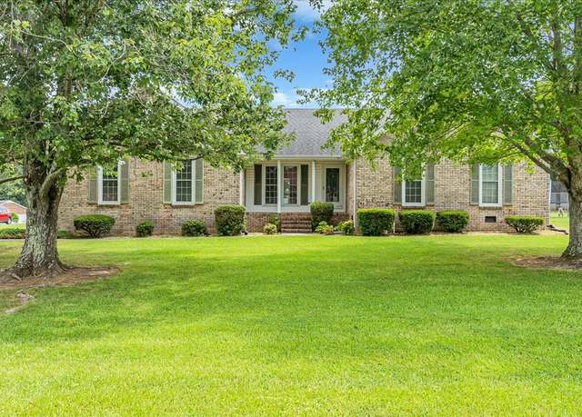 Property at 152 Greenbriar Cir, Manchester, TN 37355, 3 beds, 2 baths