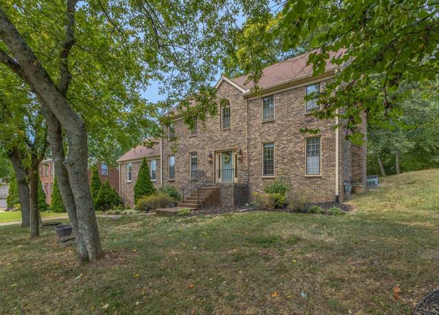 Property at 123 Saint Andrews Dr, Franklin, TN 37069, 4 beds, 3 baths
