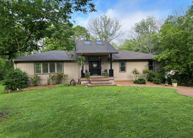 Property at 113 Karen Dr, Mount Juliet, TN 37122, 3 beds, 4 baths