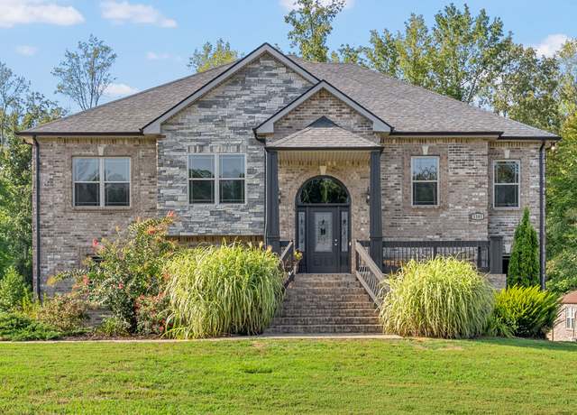 Property at 1141 Reda Dr, Clarksville, TN 37042, 4 beds, 3 baths