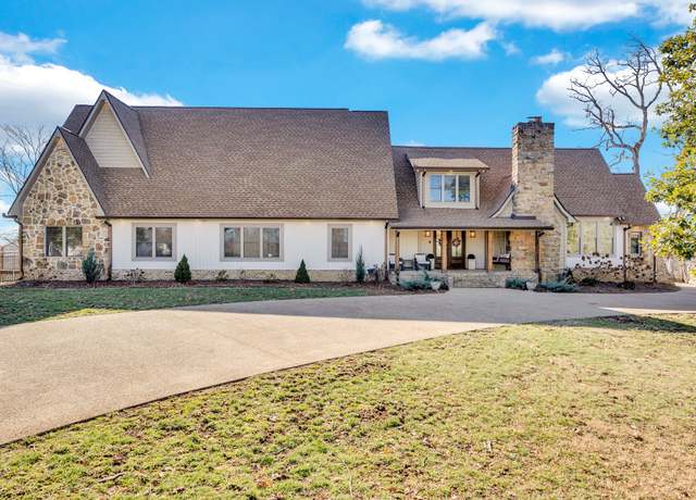 Property at 309 Cleveland Ave W, Monterey, TN 38574, 6 beds, 4.5 baths