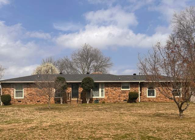 Property at 343 Indian Lake Rd, Hendersonville, TN 37075, 3 beds, 2 baths