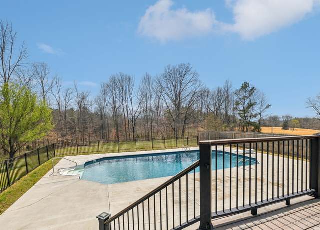 Property at 154 Barnesville Rd, Summertown, TN 38483, 4 beds, 3 baths