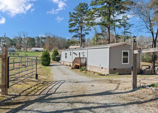Property at 450 Copeland Cemetery Rd, Soddy Daisy, TN 37379, 3 beds, 2 baths