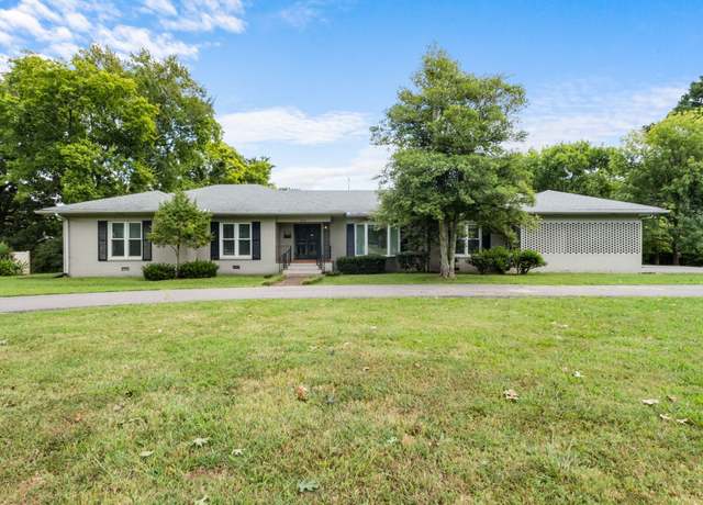 Property at 305 Castle Heights Ave, Lebanon, TN 37087, 4 beds, 3 baths