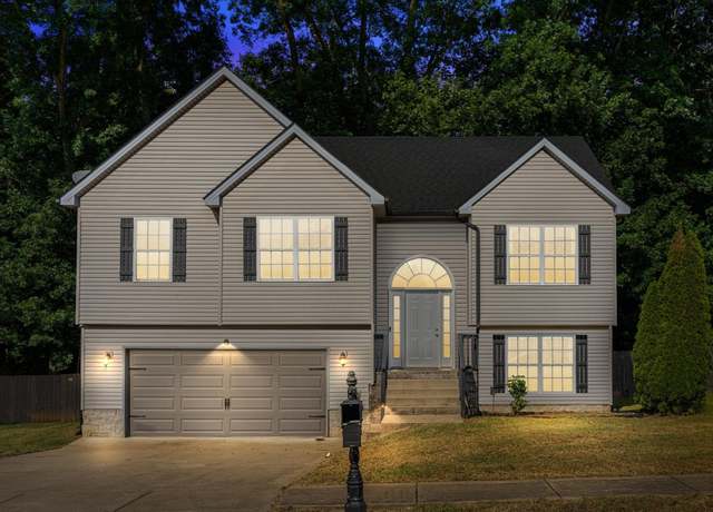 Property at 1245 Meachem Dr, Clarksville, TN 37042, 4 beds, 3 baths