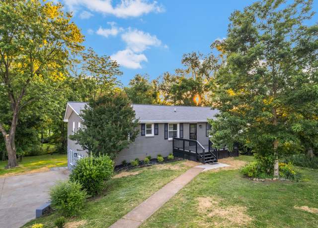 Property at 104 Dolphus Dr, Hendersonville, TN 37075, 4 beds, 3 baths