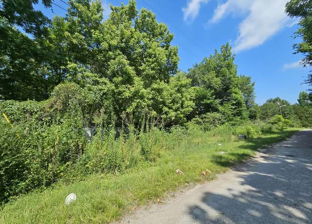 Property at 351 Alabama Ave, Parsons, TN 38363