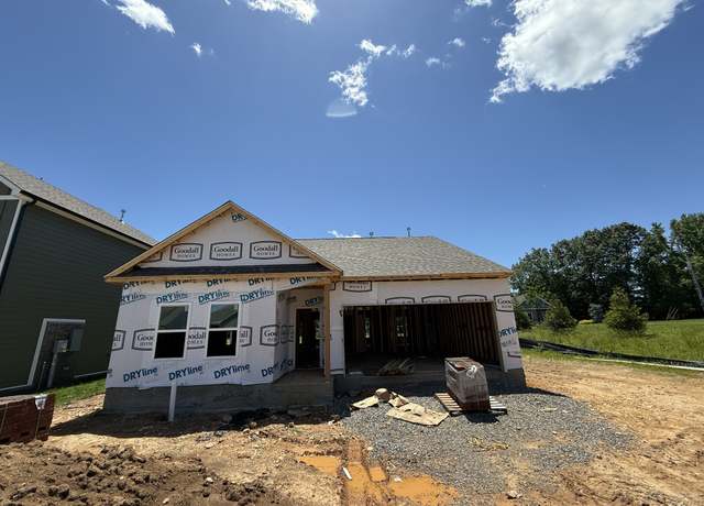Property at 526 Cedar Brook Dr, White House, TN 37188, 3 beds, 2 baths