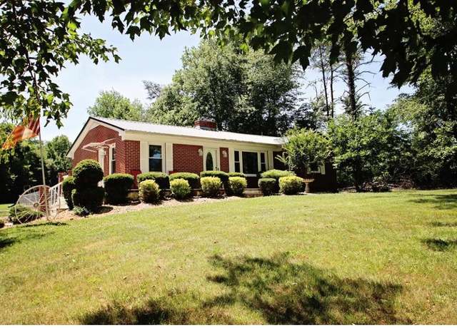 Property at 5928 Crossville Hwy, Sparta, TN 38583, 3 beds, 1 bath