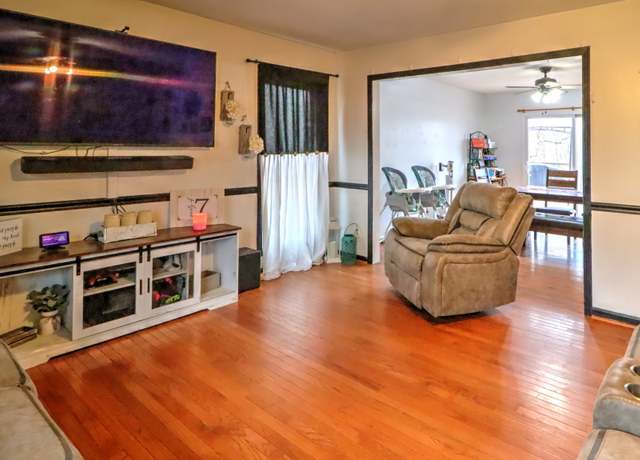 Property at 129 Bagsby Hill Ln, Dover, TN 37058, 3 beds, 2 baths