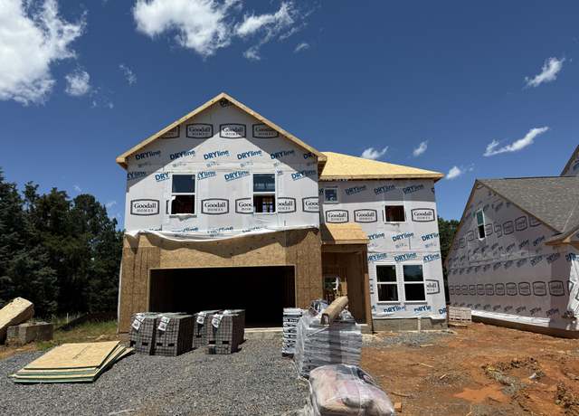 Property at 511 Cedar Brook Dr, White House, TN 37188, 5 beds, 3.5 baths