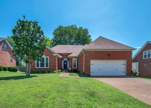 Property at 110 Stonehollow Way, Hendersonville, TN 37075, 3 beds, 2 baths