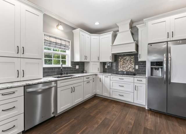 Property at 5024 Republic Ave, Murfreesboro, TN 37129, 4 beds, 2.5 baths