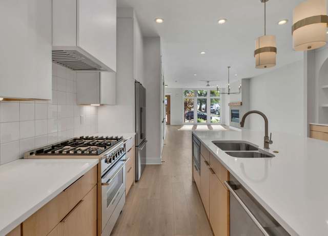 Property at 1713A 14th Ave S, Nashville, TN 37212, 5 beds, 6 baths